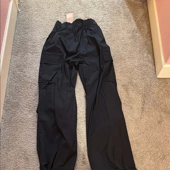 Nike Black Cargo Pants - Picture 3 of 3
